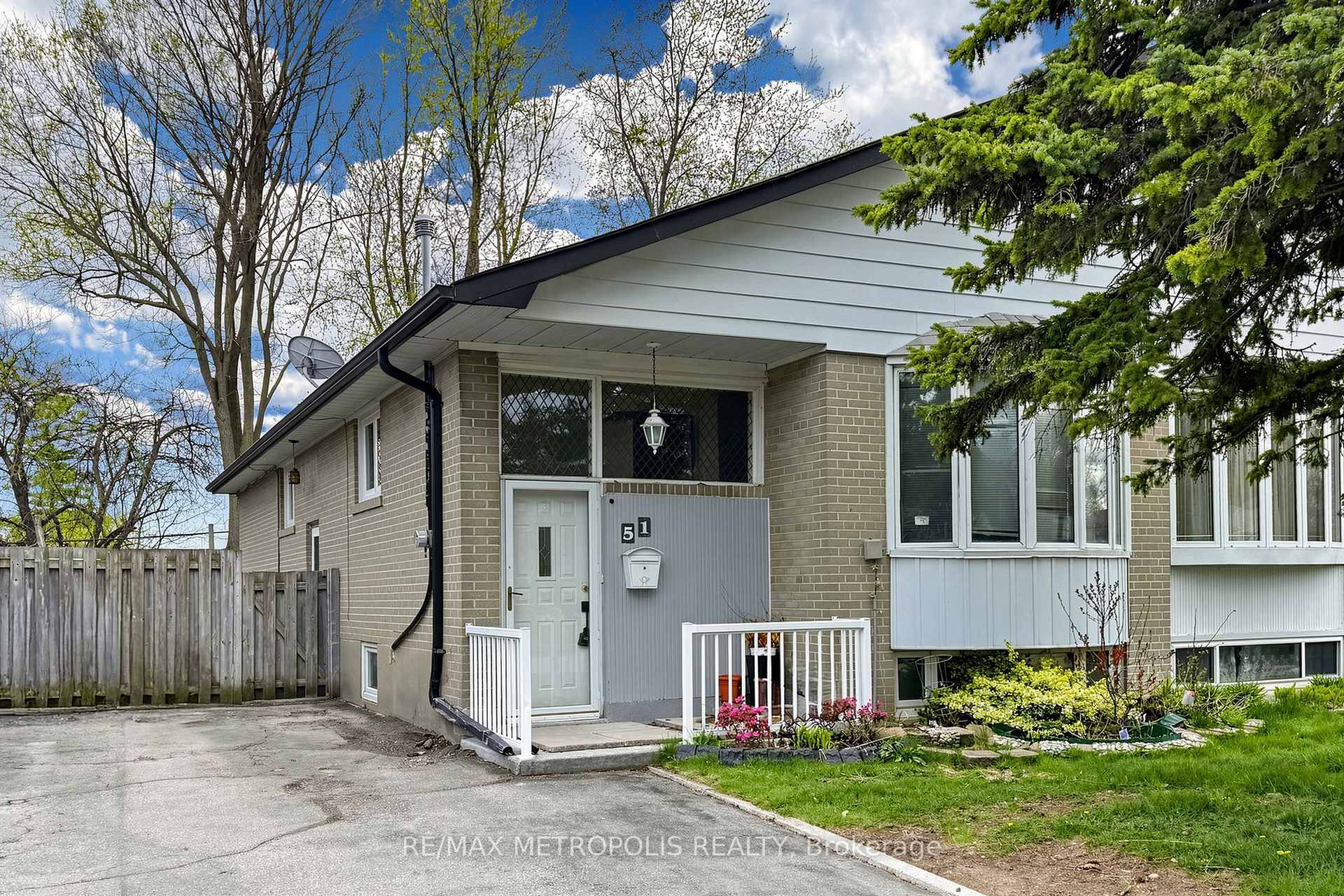 51 Greyabbey Trail, Toronto E08, ON M1E 1V8, Toronto E08, ON — photo 6 of 51