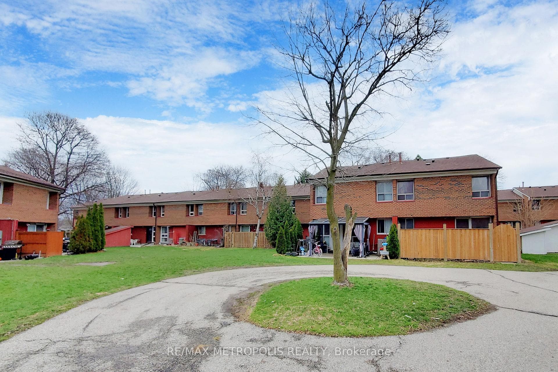 1021 Midland Avenue 25, Toronto E08, ON M1K 4G7, Toronto E08, ON — photo 49 of 50