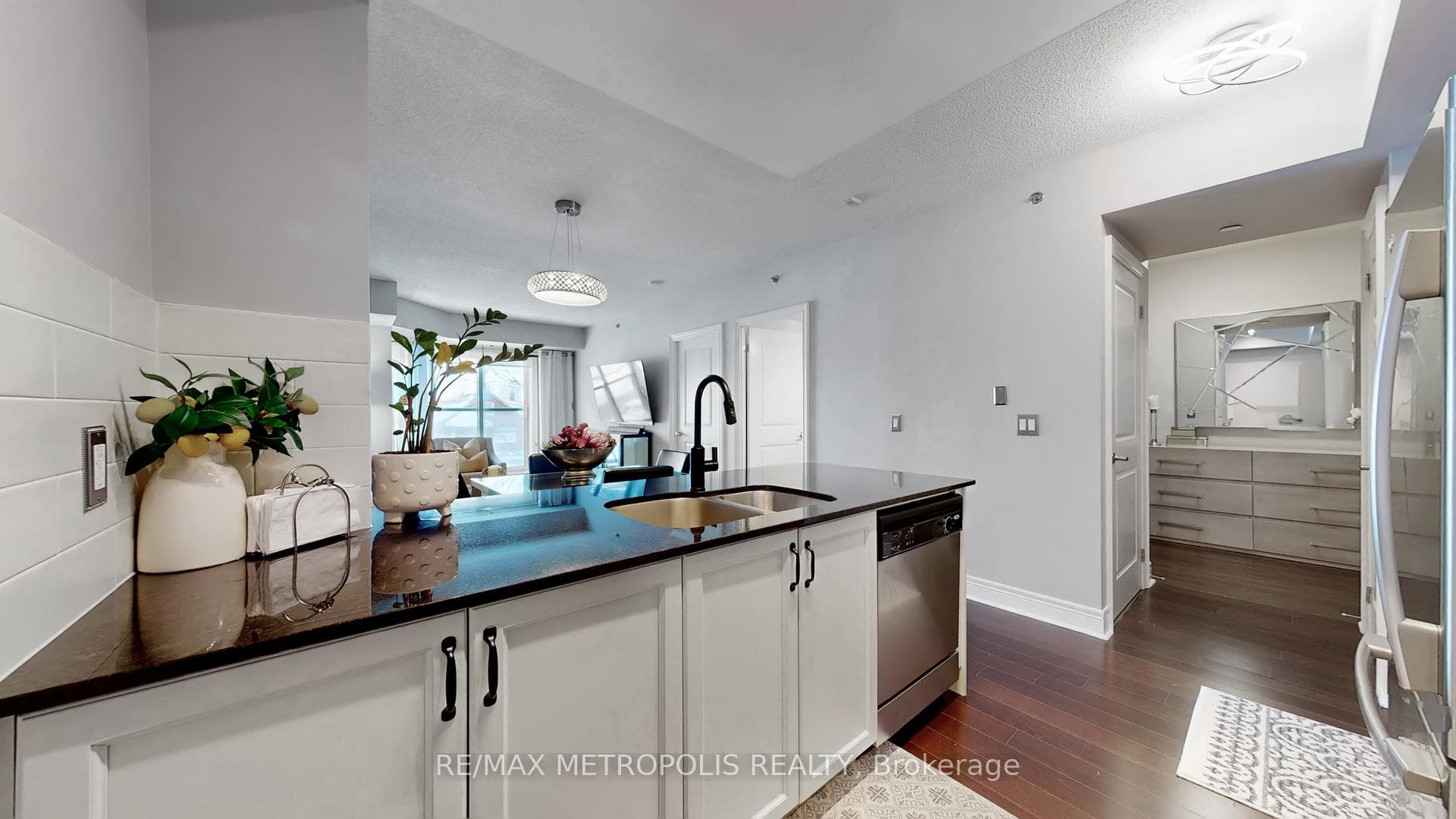 701 Sheppard Avenue W 228, Toronto C06, ON M3H 0B2, Toronto C06, ON — photo 15 of 50