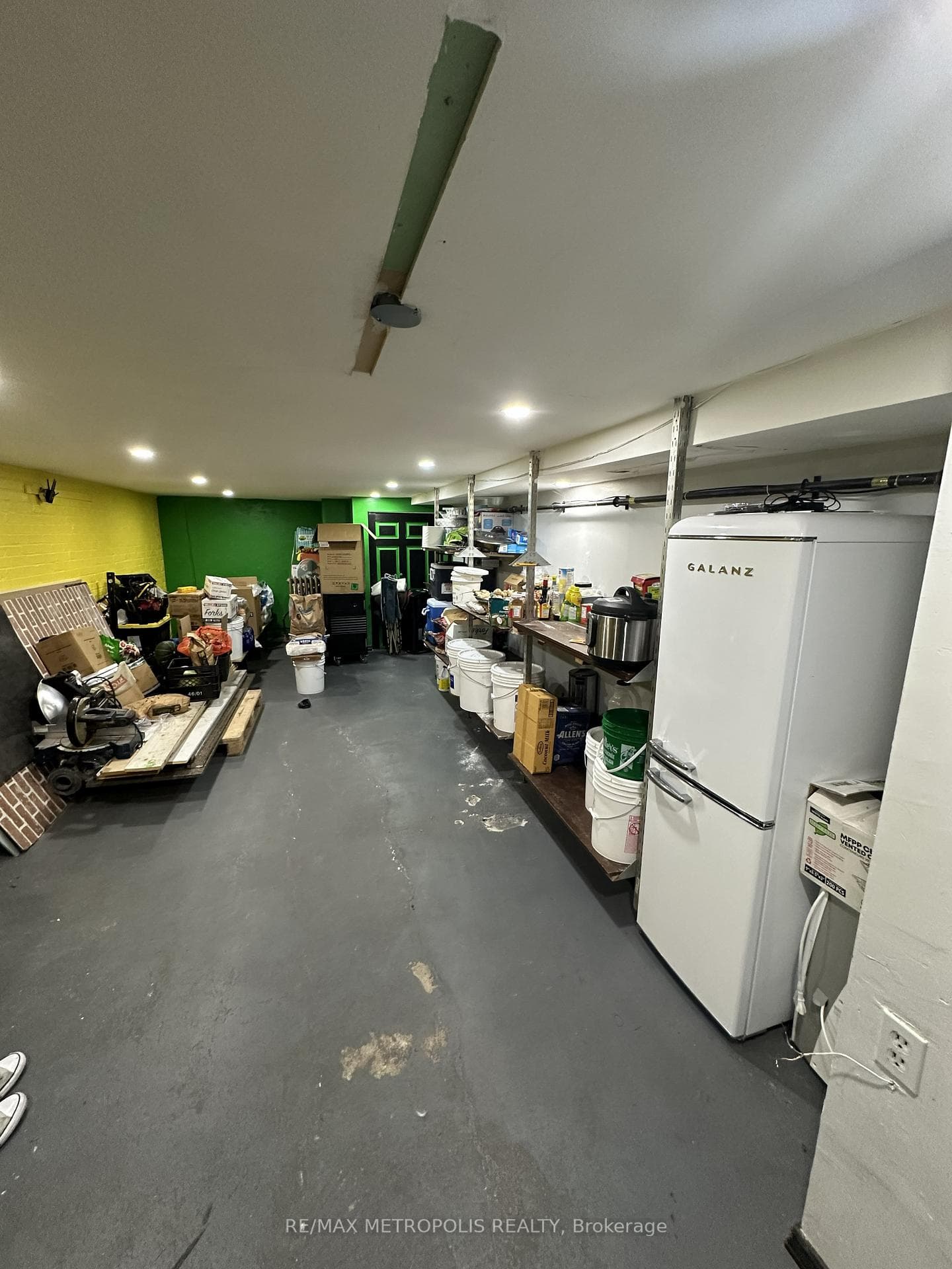 854 BATHURST Street, Toronto C02, ON M5R 3G3, Toronto C02, ON — photo 9 of 49