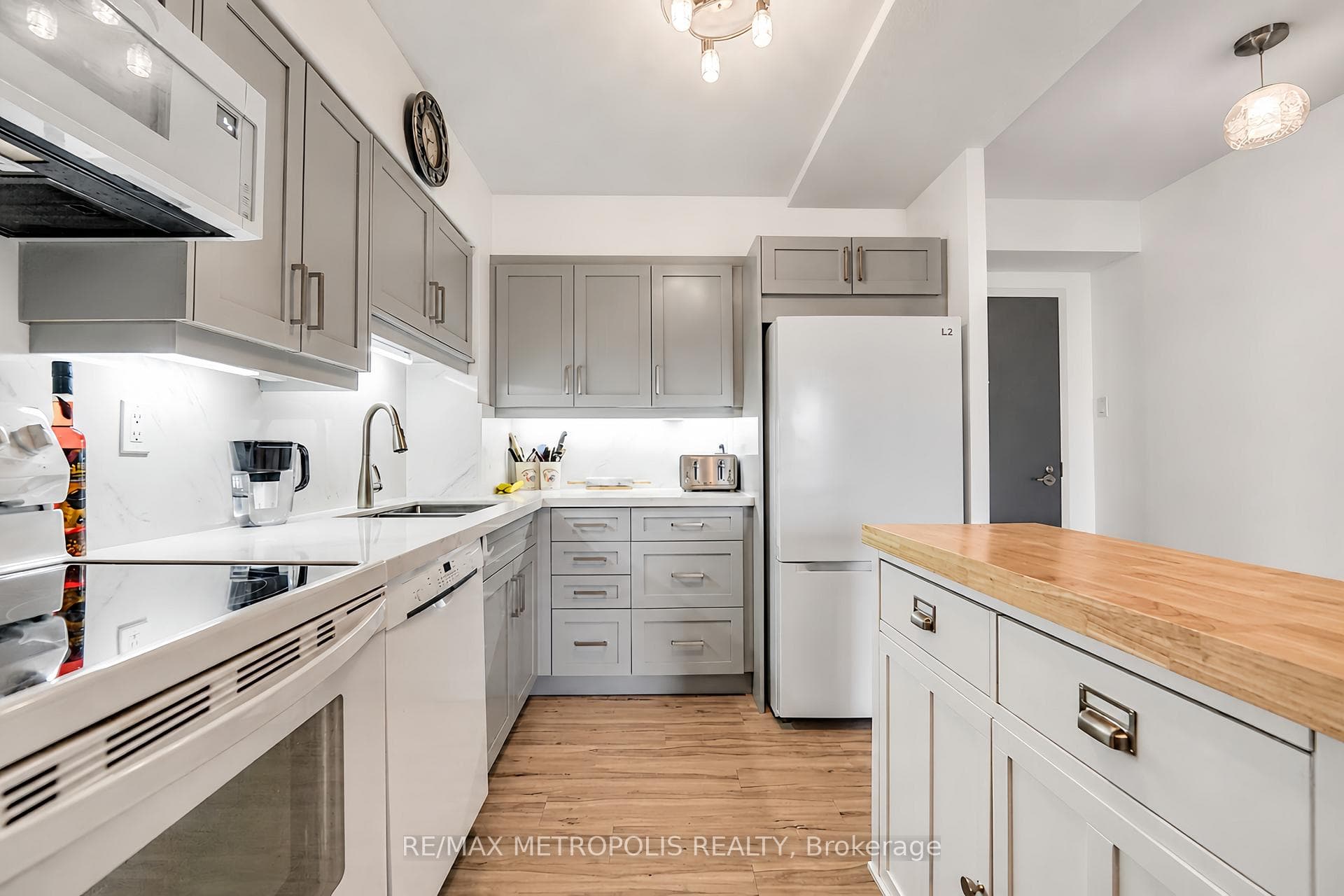 40 William Roe Boulevard 1010, Newmarket, ON L3Y 5N4, Newmarket, ON — photo 16 of 52