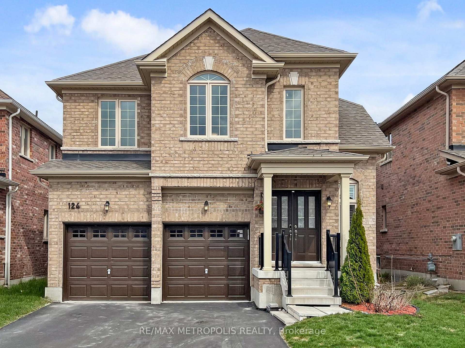 124 Milby Crescent, Bradford West Gwillimbury, ON L3Z 0X8, Bradford West Gwillimbury, ON — photo 1 of 29