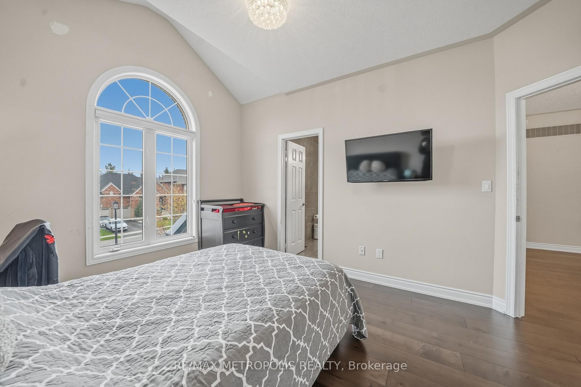 1069 Nellie Little Crescent, Newmarket, ON L3X 3E3, Newmarket, ON — photo 19 of 44