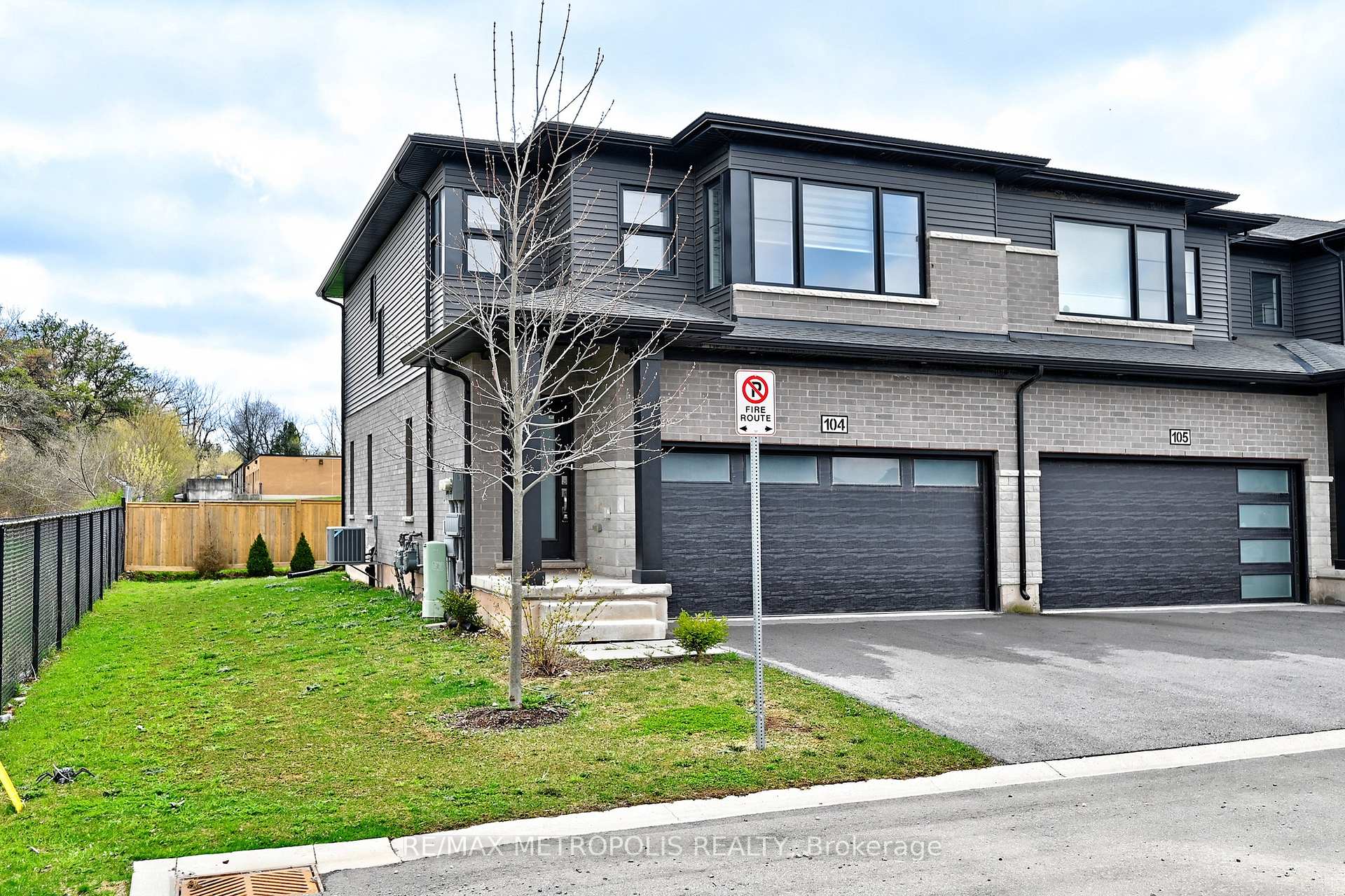 4552 Portage Road 104, Niagara Falls, ON L2E 6A8, Niagara Falls, ON — photo 2 of 50