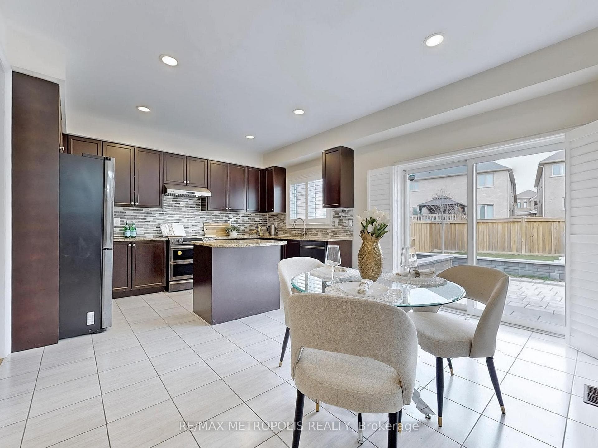 124 Milby Crescent, Bradford West Gwillimbury, ON L3Z 0X8, Bradford West Gwillimbury, ON — photo 9 of 29