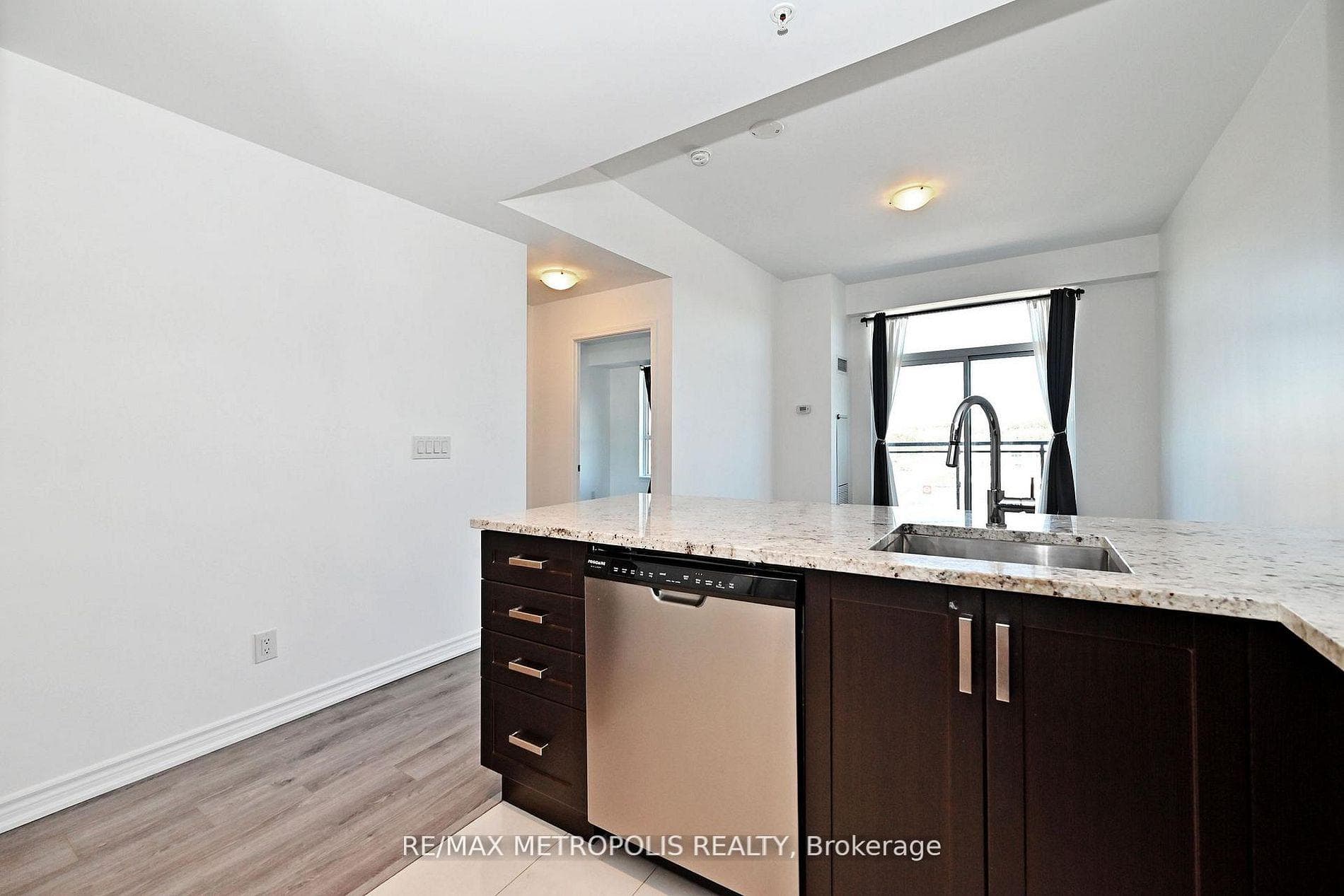 11611 Yonge Street 809, Richmond Hill, ON L4E 1G2, Richmond Hill, ON — photo 21 of 43