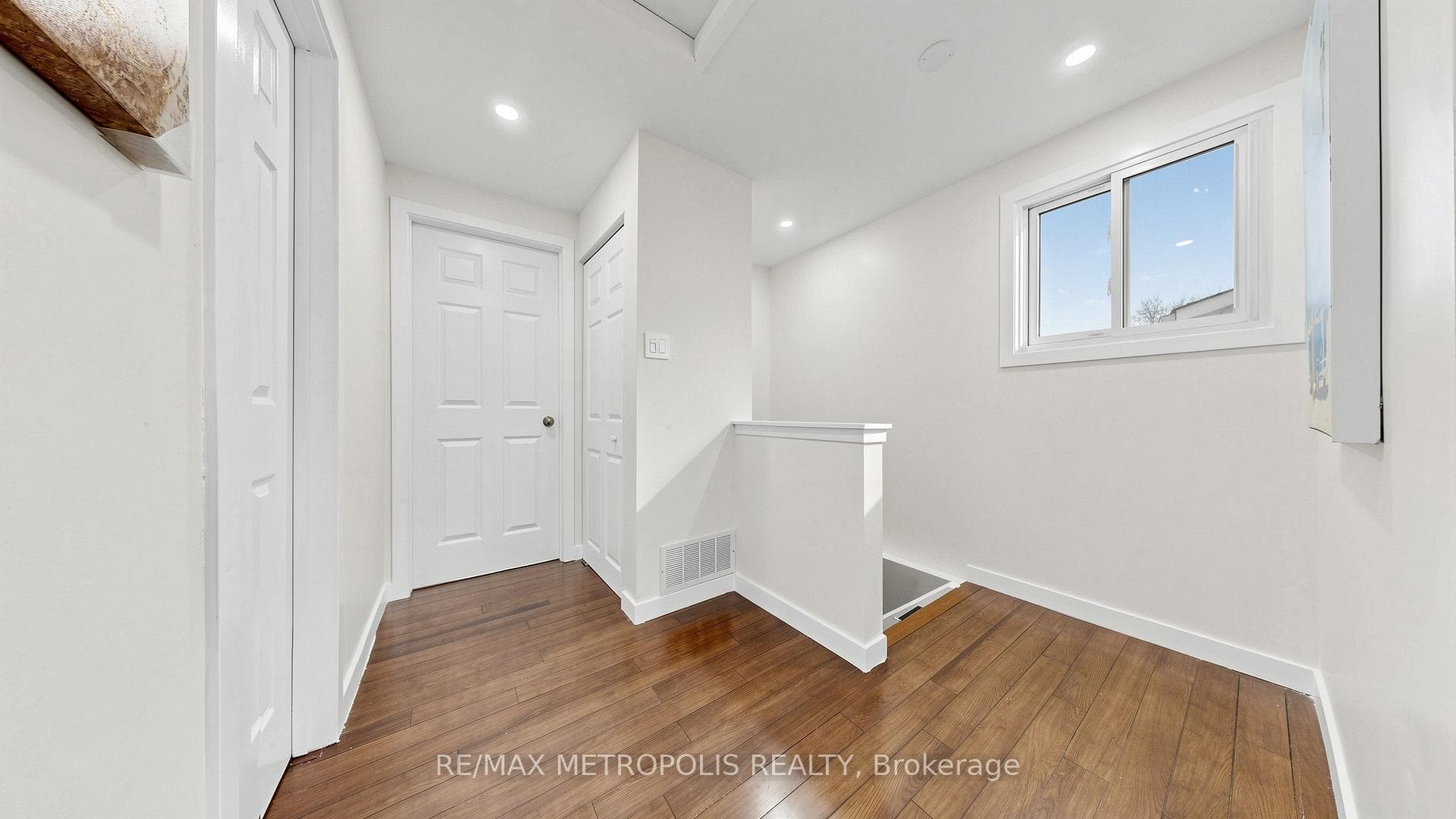 334 Killarney Court, Oshawa, ON L1J 6C7, Oshawa, ON — photo 16 of 43
