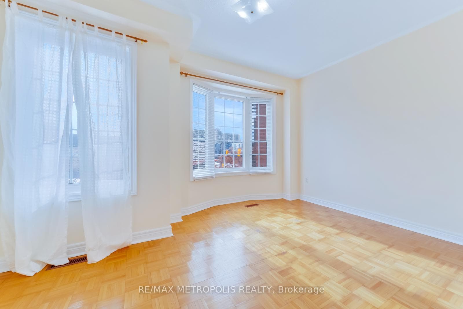 16B Gower Street, Toronto E03, ON M4B 3P5, Toronto E03, ON — photo 7 of 14