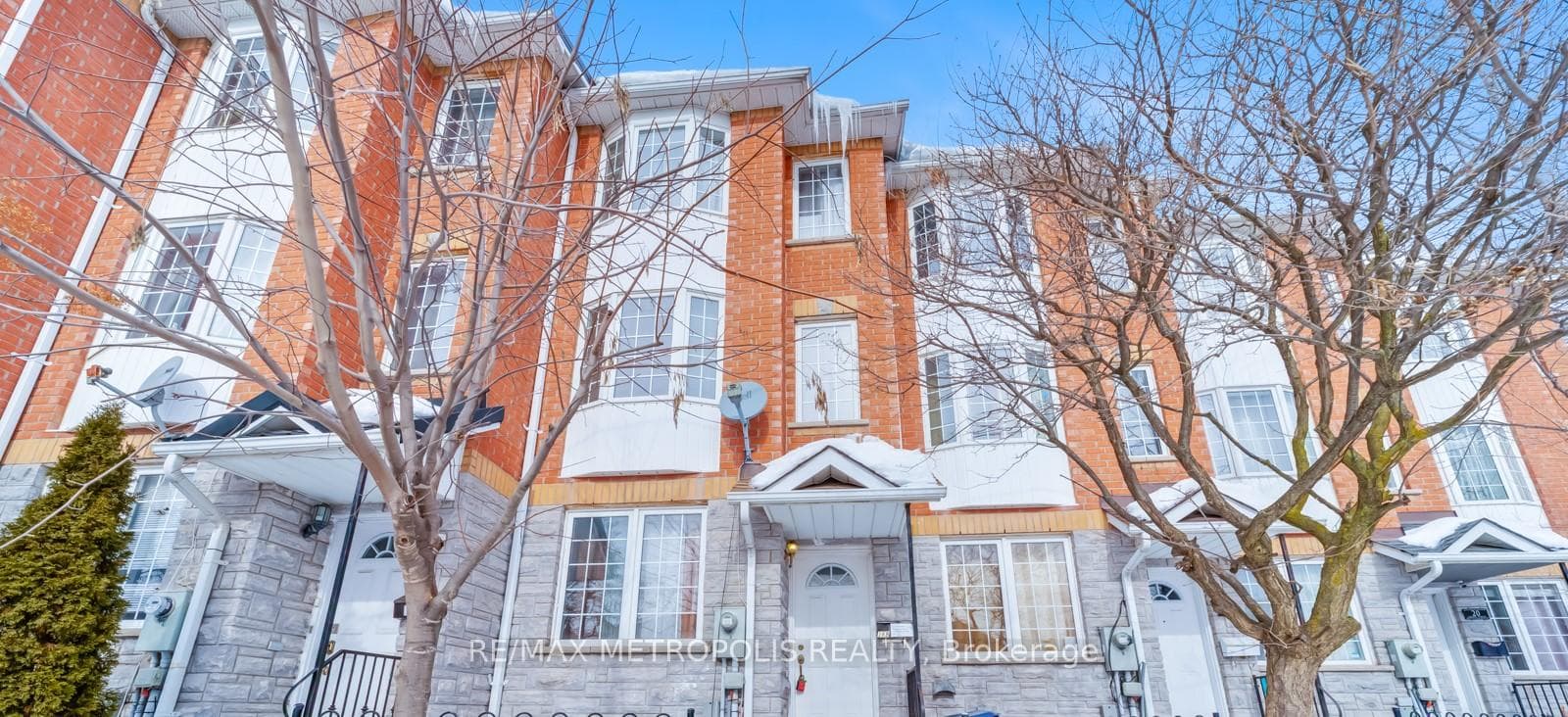 16B Gower Street, Toronto E03, ON M4B 3P5, Toronto E03, ON — photo 1 of 14