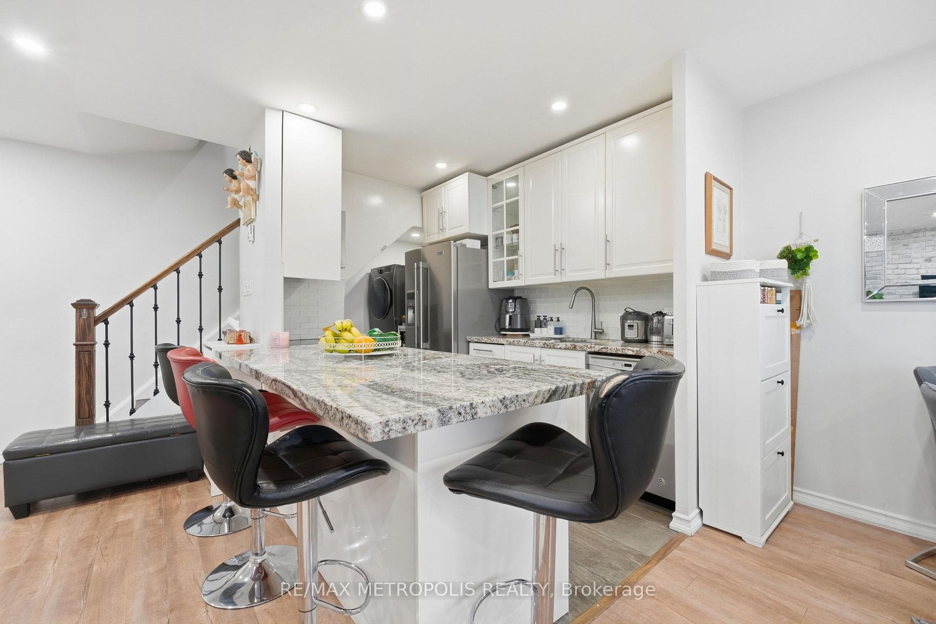 5877 Bathurst Street 205, Toronto C07, ON M2R 1Y7, Toronto C07, ON — photo 13 of 26