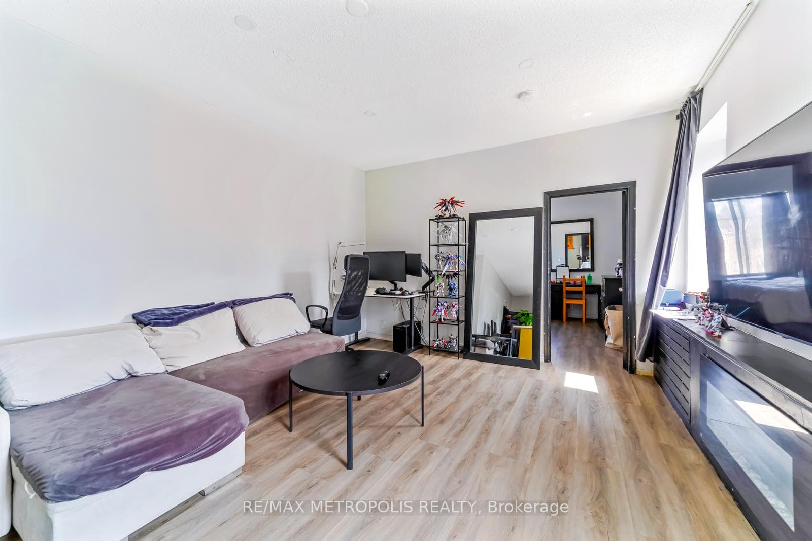 854 BATHURST Street, Toronto C02, ON M5R 3G3, Toronto C02, ON — photo 37 of 49