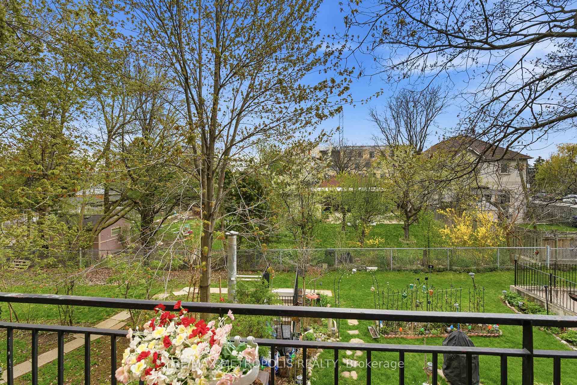 5877 Bathurst Street 205, Toronto C07, ON M2R 1Y7, Toronto C07, ON — photo 25 of 26