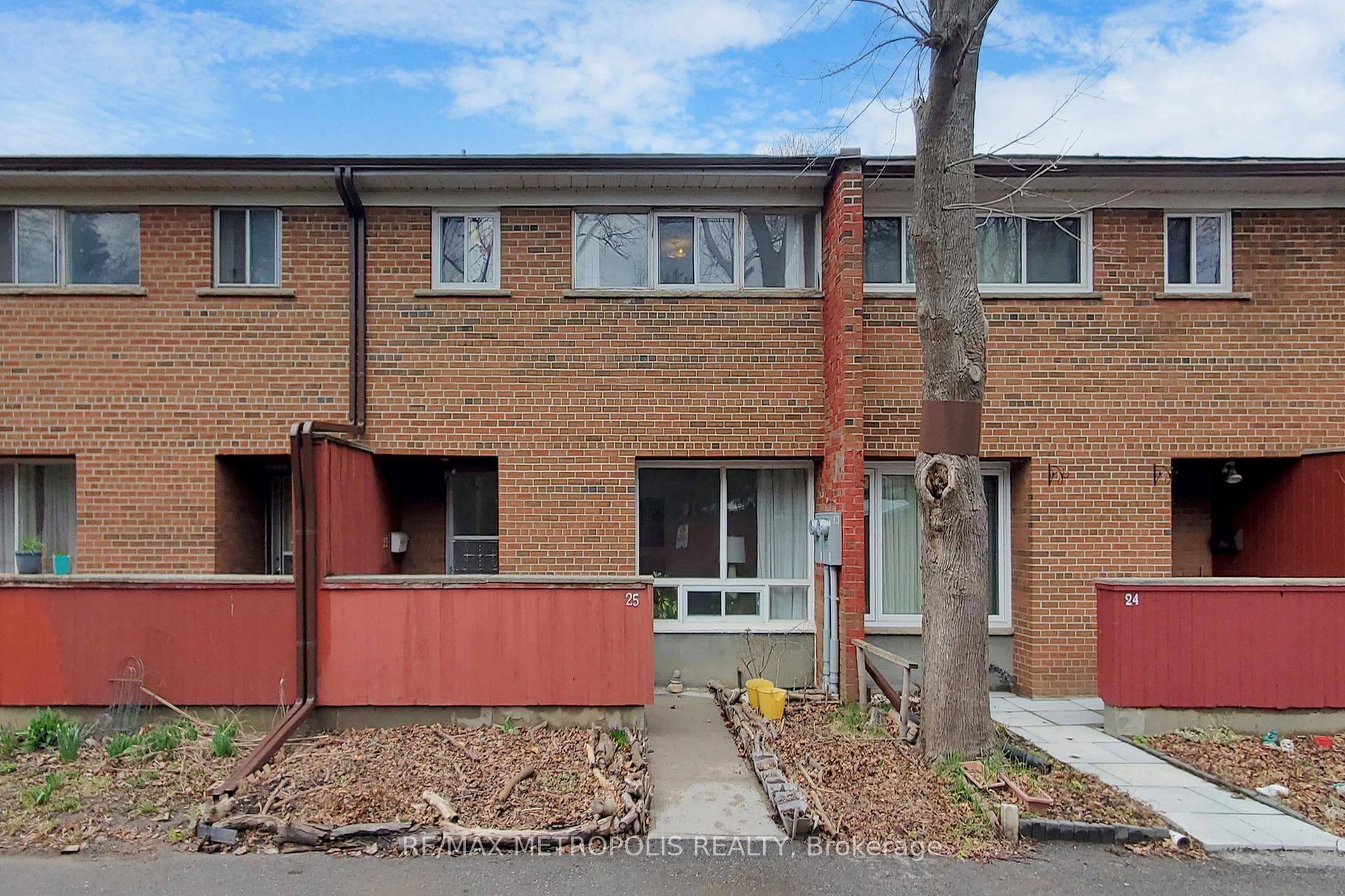 1021 Midland Avenue 25, Toronto E08, ON M1K 4G7, Toronto E08, ON — photo 1 of 50