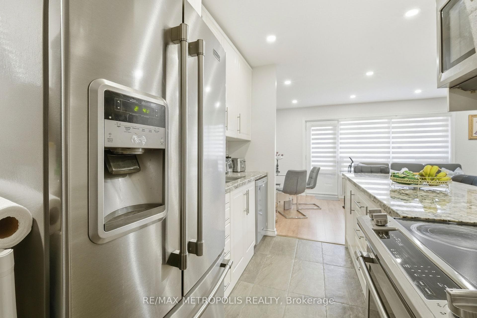 5877 Bathurst Street 205, Toronto C07, ON M2R 1Y7, Toronto C07, ON — photo 16 of 26