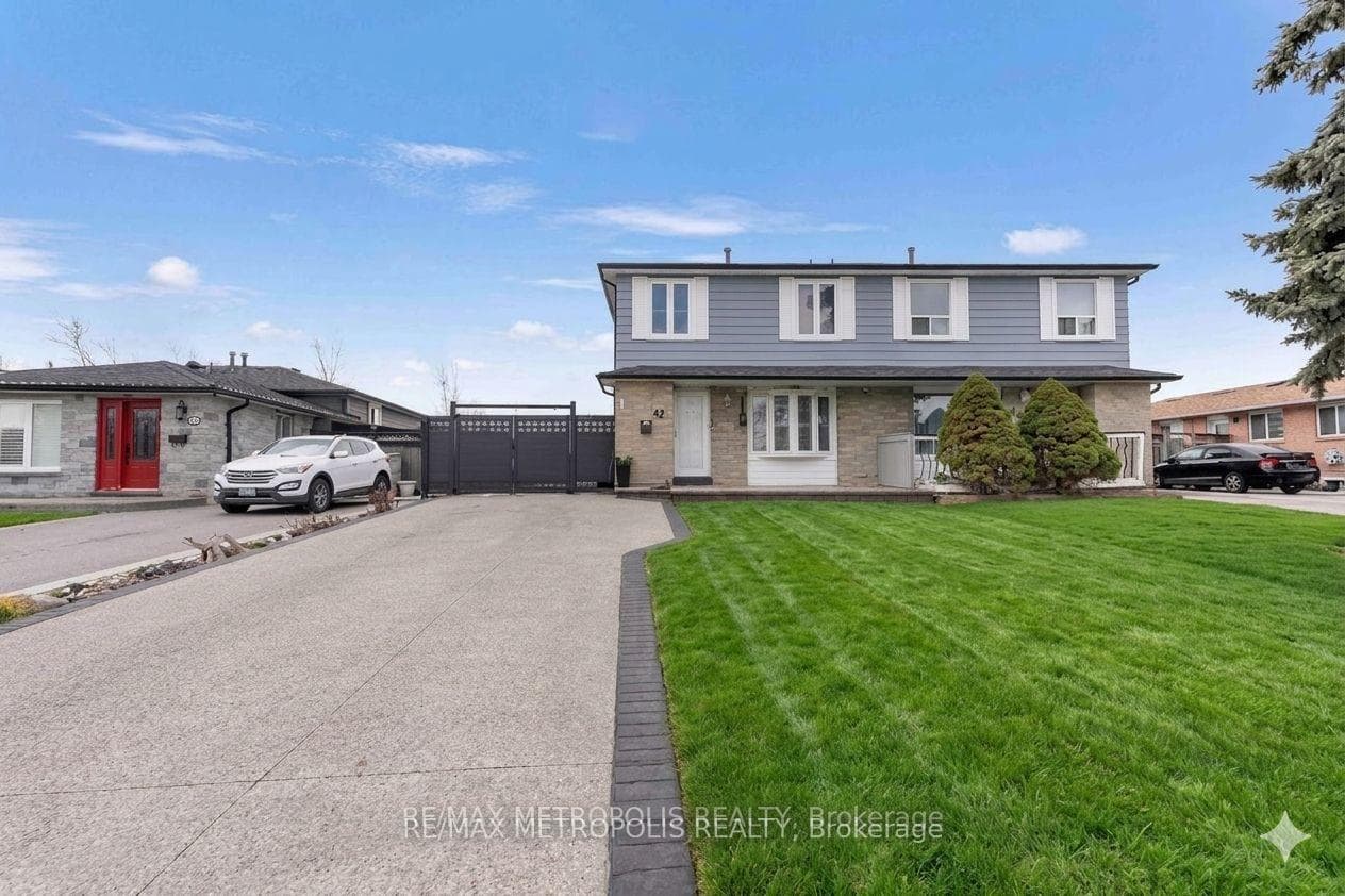 42 Gulliver Crescent, Brampton, ON L6S 1S9, Brampton, ON — photo 1 of 55
