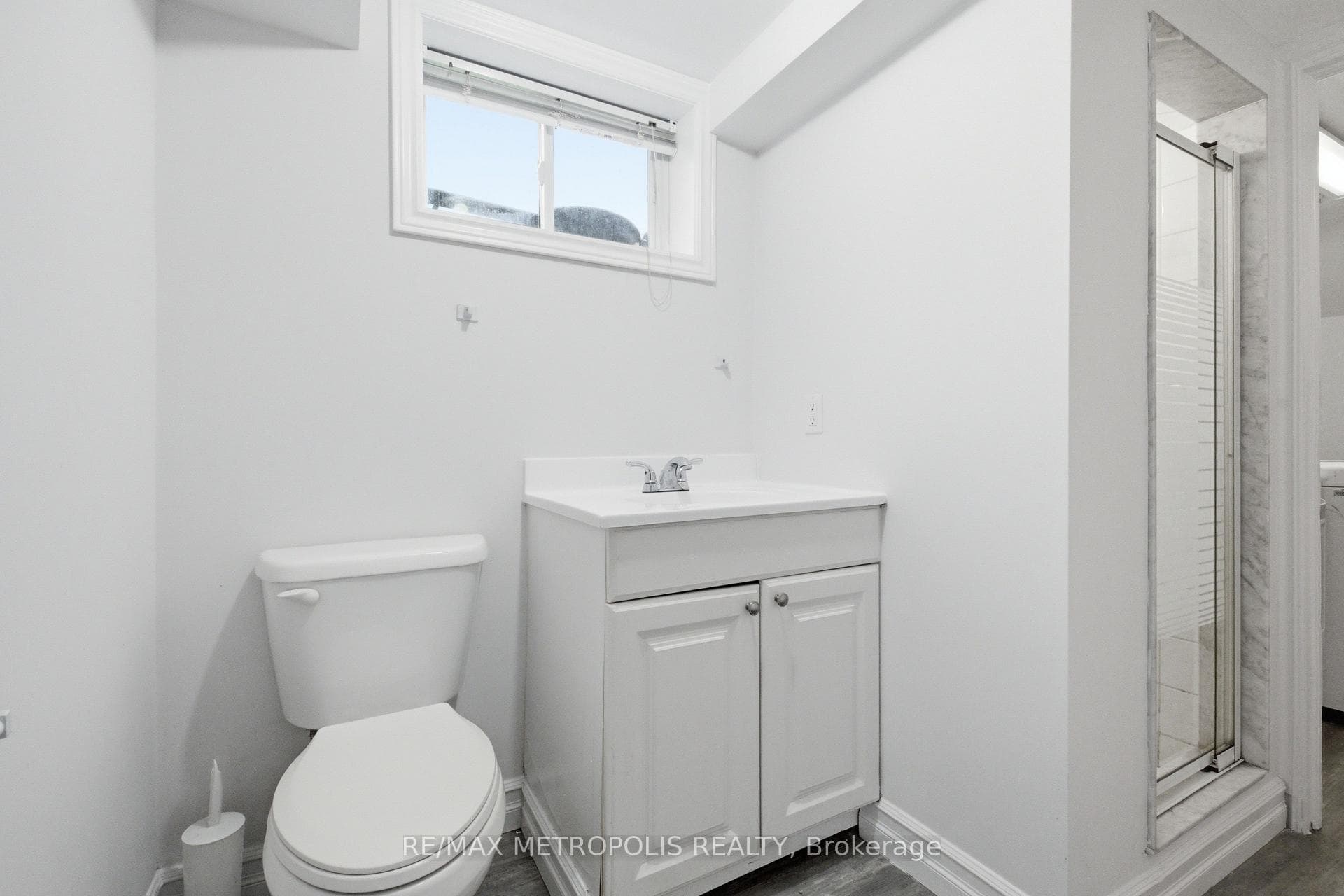 148 Winchester Road E, Whitby, ON L1M 1X2, Whitby, ON — photo 7 of 11