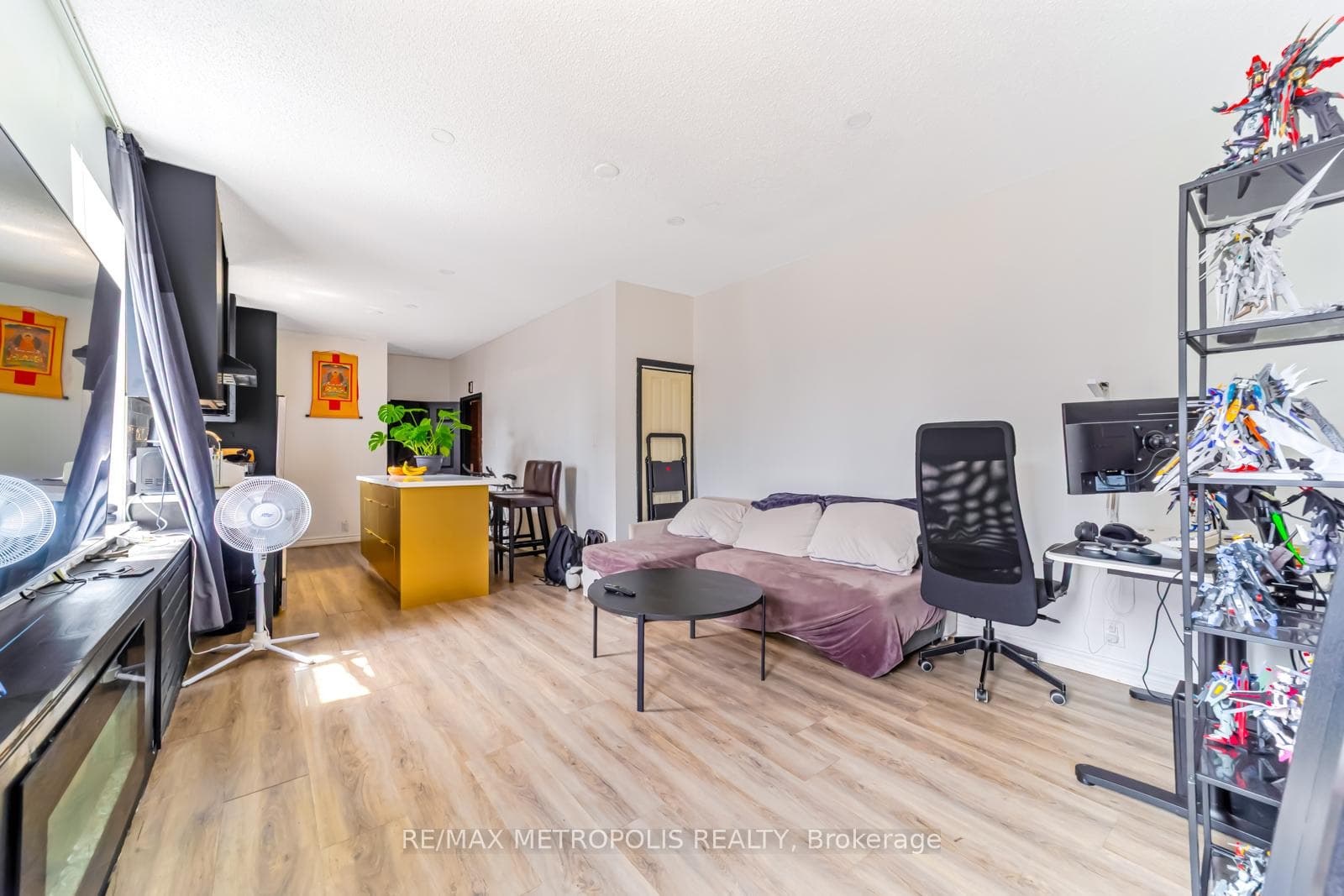 854 BATHURST Street, Toronto C02, ON M5R 3G3, Toronto C02, ON — photo 38 of 49