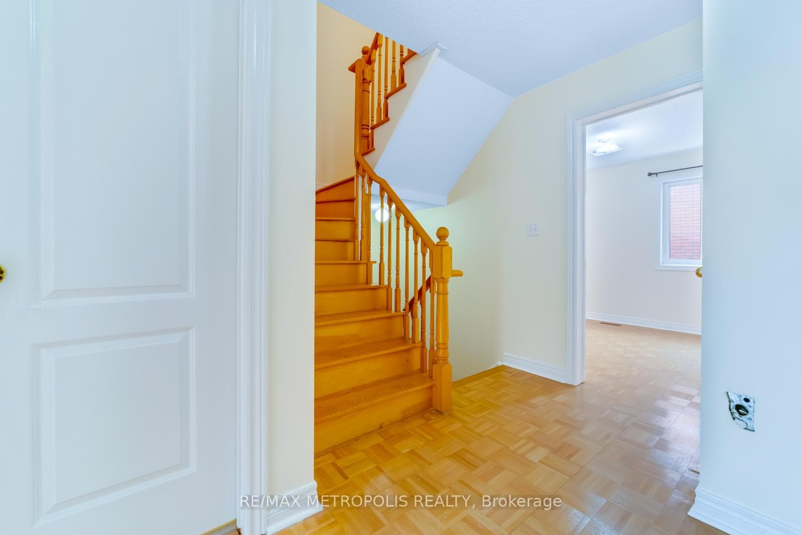 16B Gower Street, Toronto E03, ON M4B 3P5, Toronto E03, ON — photo 6 of 14