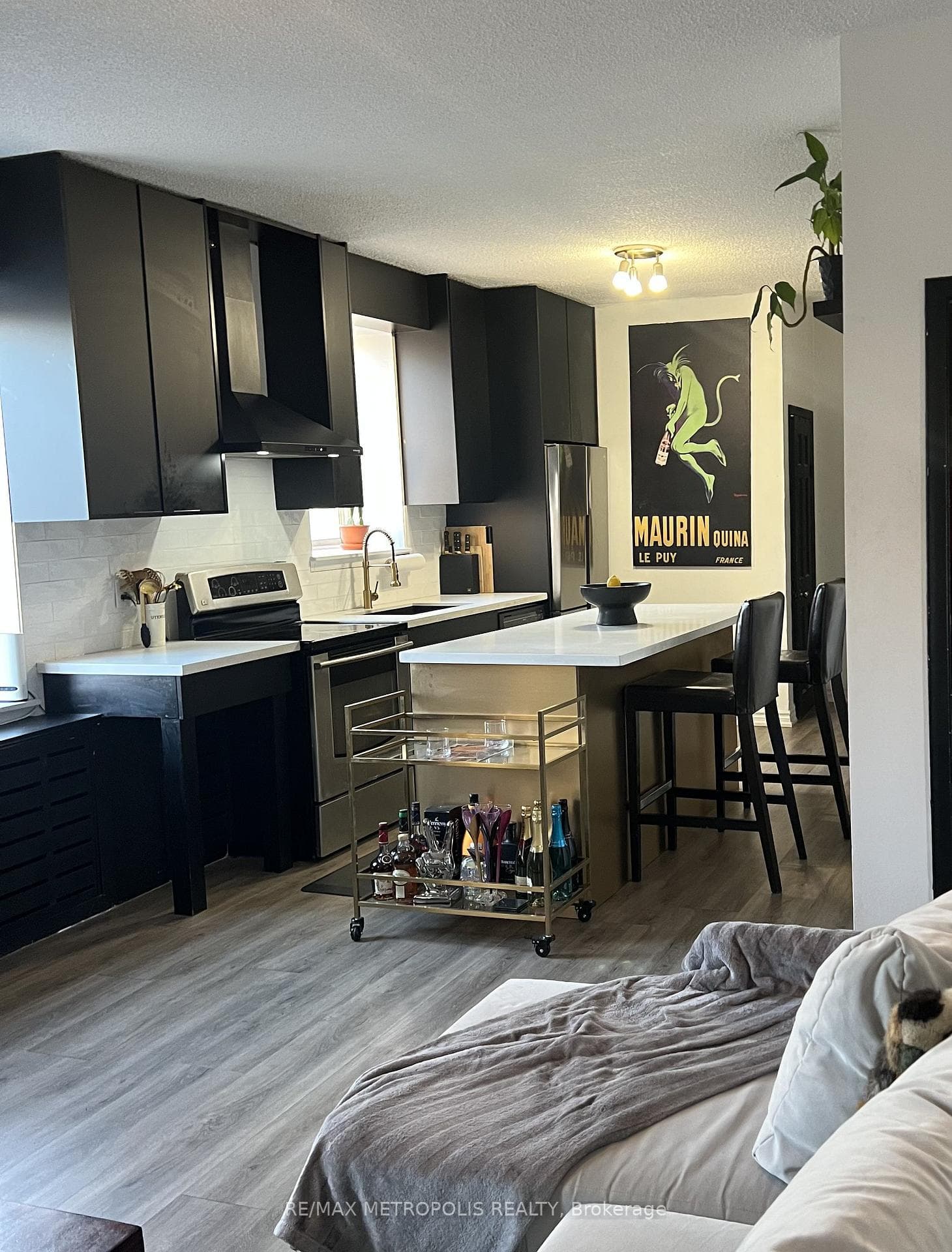 854 BATHURST Street, Toronto C02, ON M5R 3G3, Toronto C02, ON — photo 13 of 49