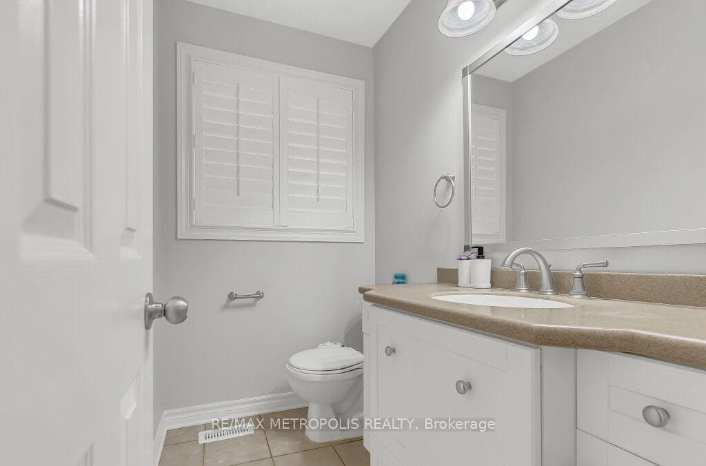 100 Warren Road, Kitchener, ON N2M 4T4, Kitchener, ON — photo 18 of 37