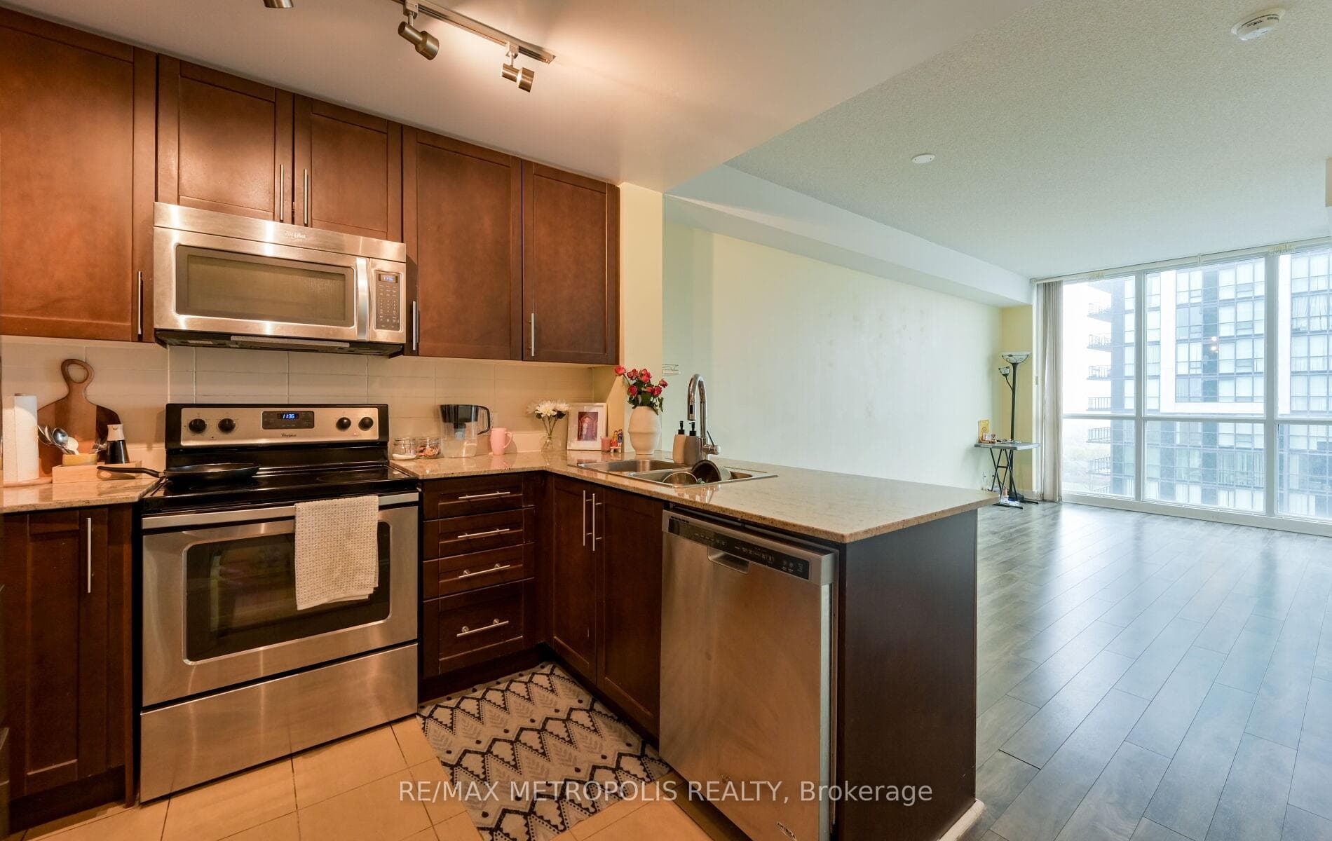 3985 Grand Park Drive 1004, Mississauga, ON L5B 0H8, Mississauga, ON — photo 3 of 43