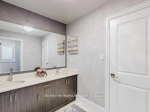 126 Silk Twist Drive, East Gwillimbury, ON L9N 0W1, East Gwillimbury, ON — photo 23 of 35
