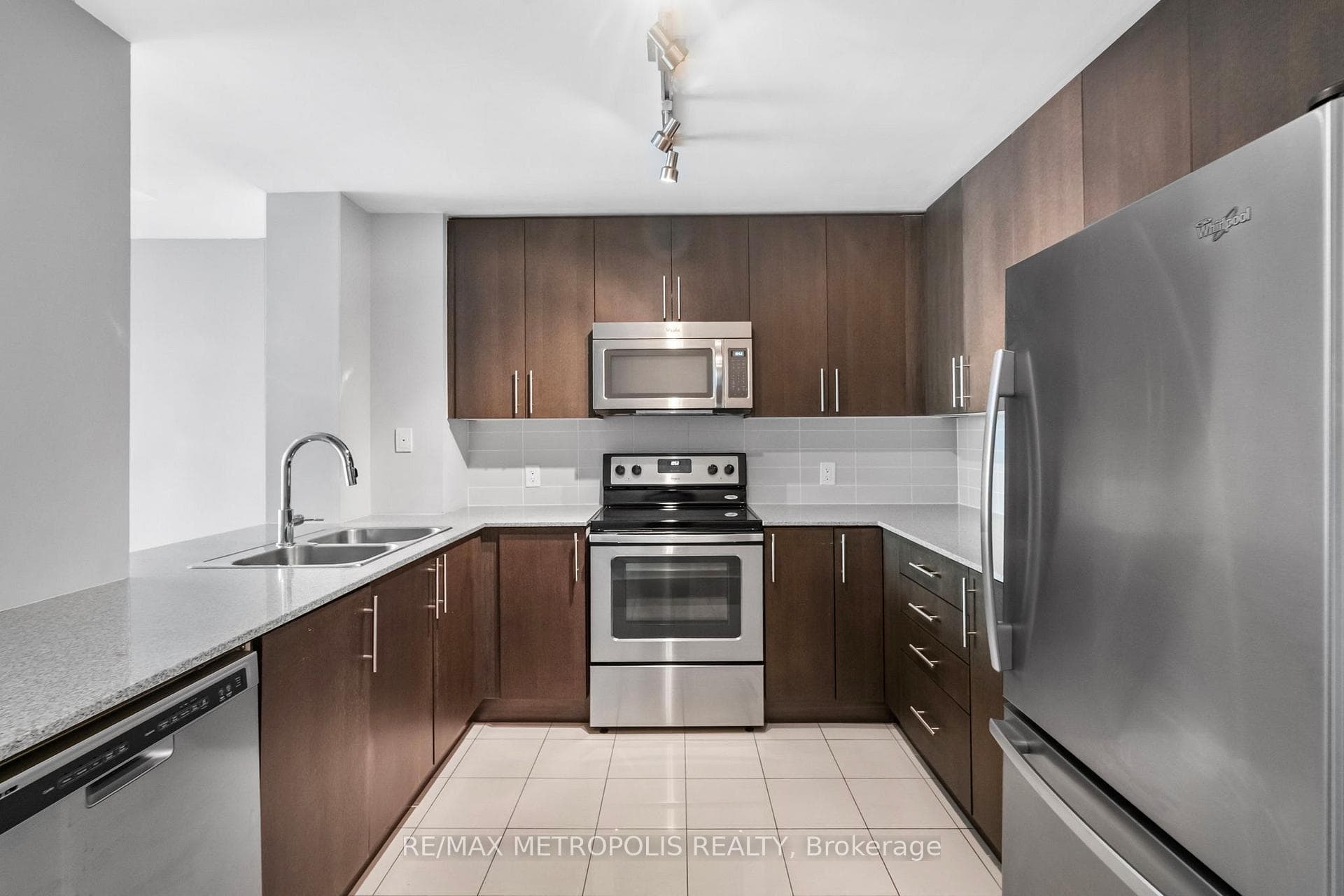 3985 Grand Park Drive 305, Mississauga, ON L5B 0H8, Mississauga, ON — photo 4 of 27