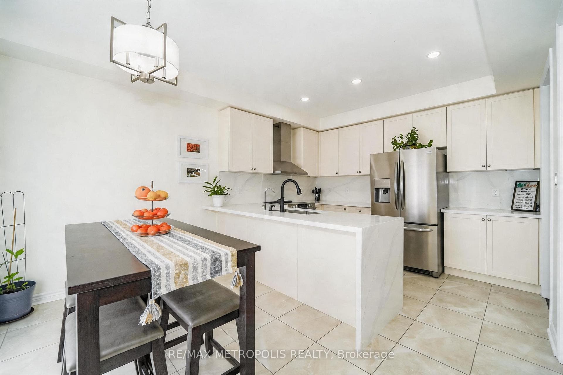 82 Mcroberts Crescent, Clarington, ON L1E 0H4, Clarington, ON — photo 16 of 50