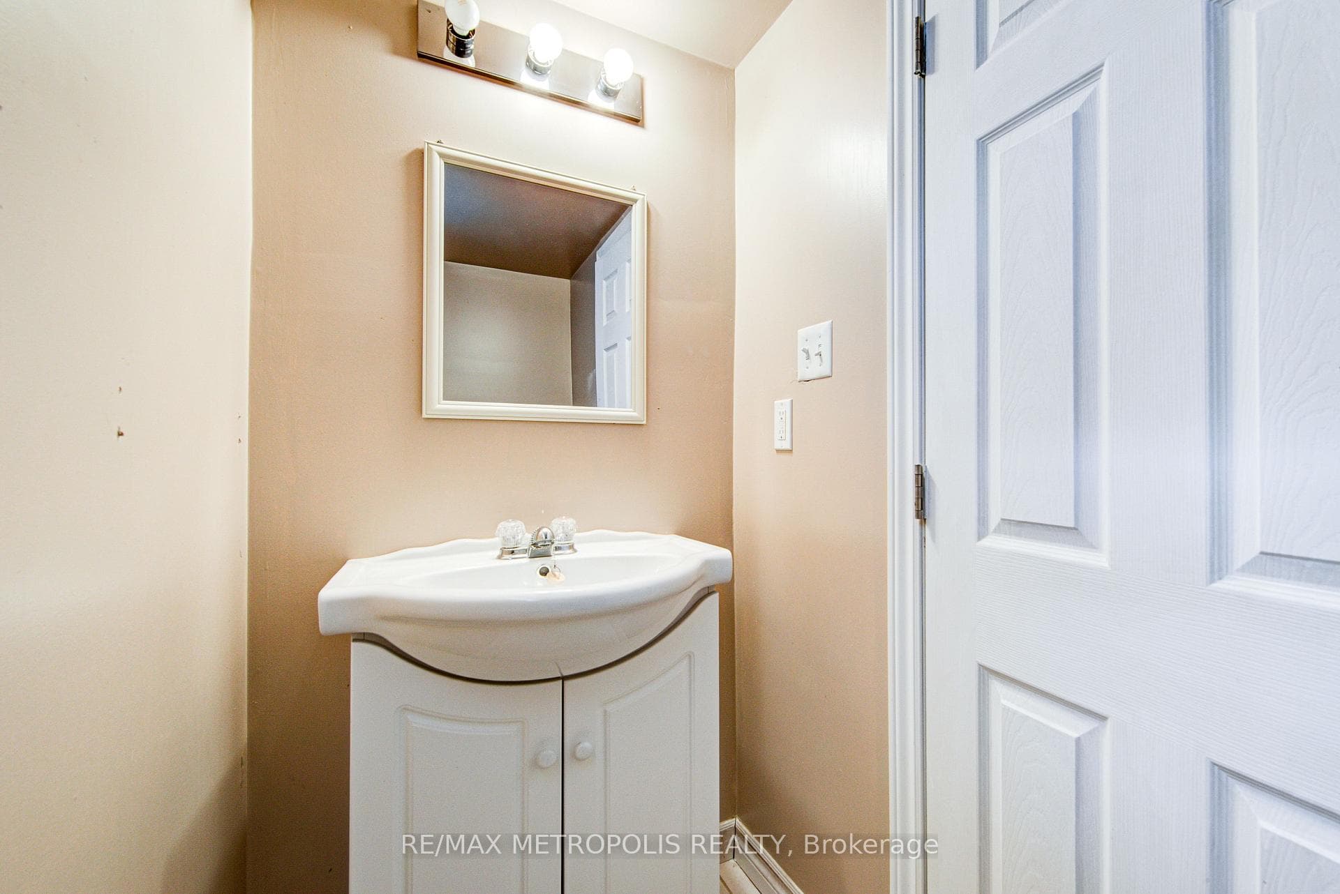 110 Stevenson Road, Toronto W10, ON M9V 2B5, Toronto W10, ON — photo 25 of 35